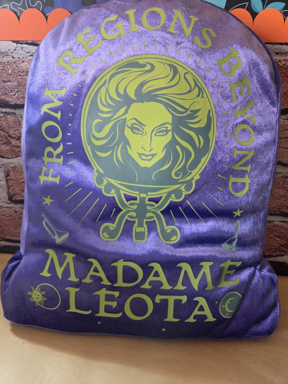 🍍 Madame Leota Pillow